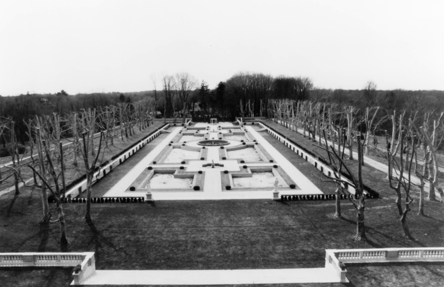 Oheka - Otto H. Kahn Estate, Cold Springs Hills New York View southwest of the formal garden (2002)