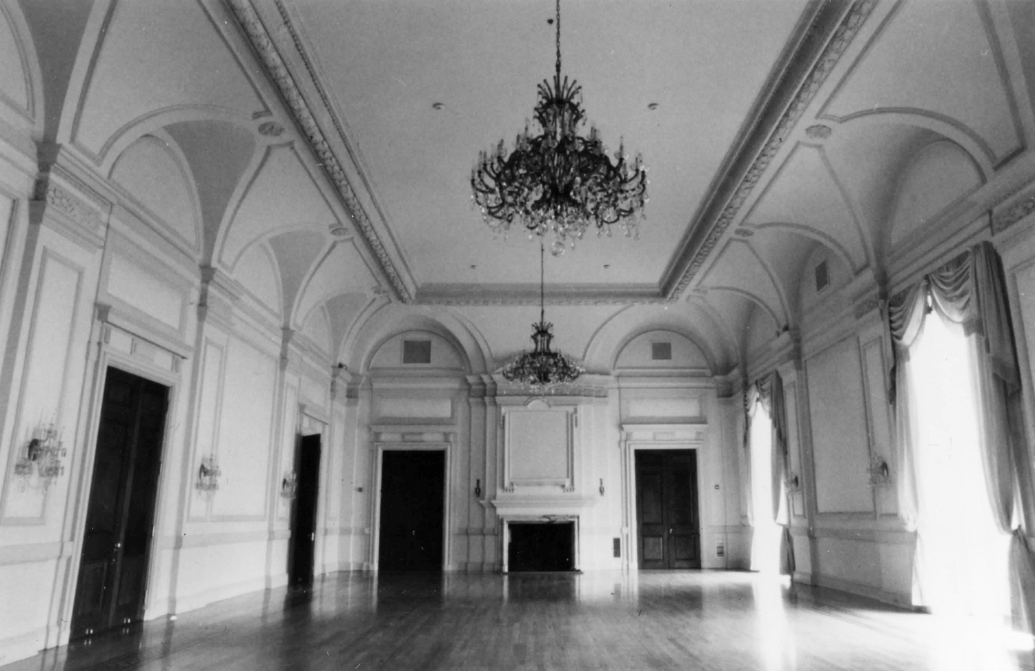 Oheka - Otto H. Kahn Estate, Cold Springs Hills New York Ballroom (2002)