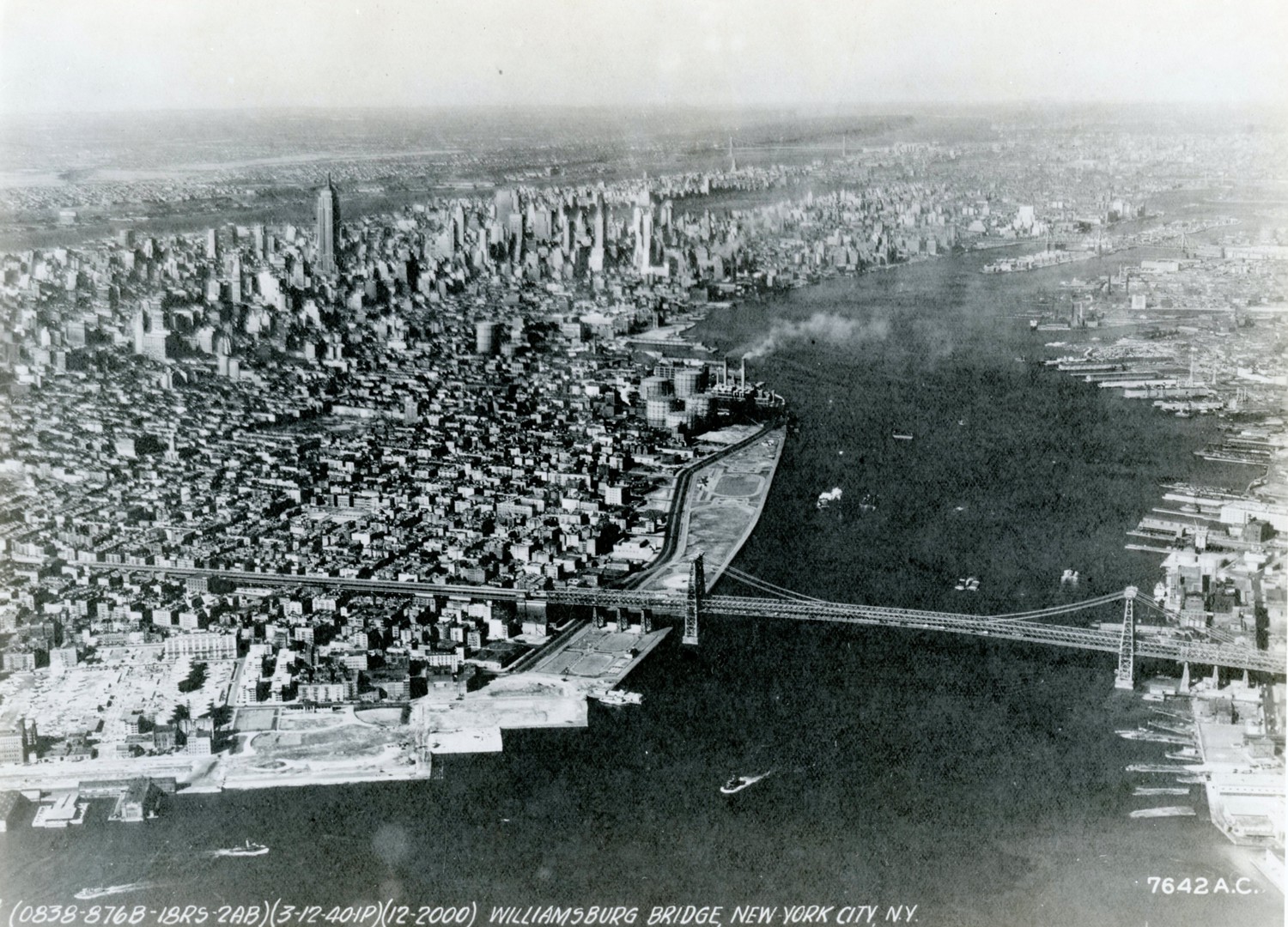 Williamsburg Bridge, New York New York N.Y.C. looking north over the Williamsburg Bridge from Brooklyn across Manhattan toward George Washington Bridge (date unknown)