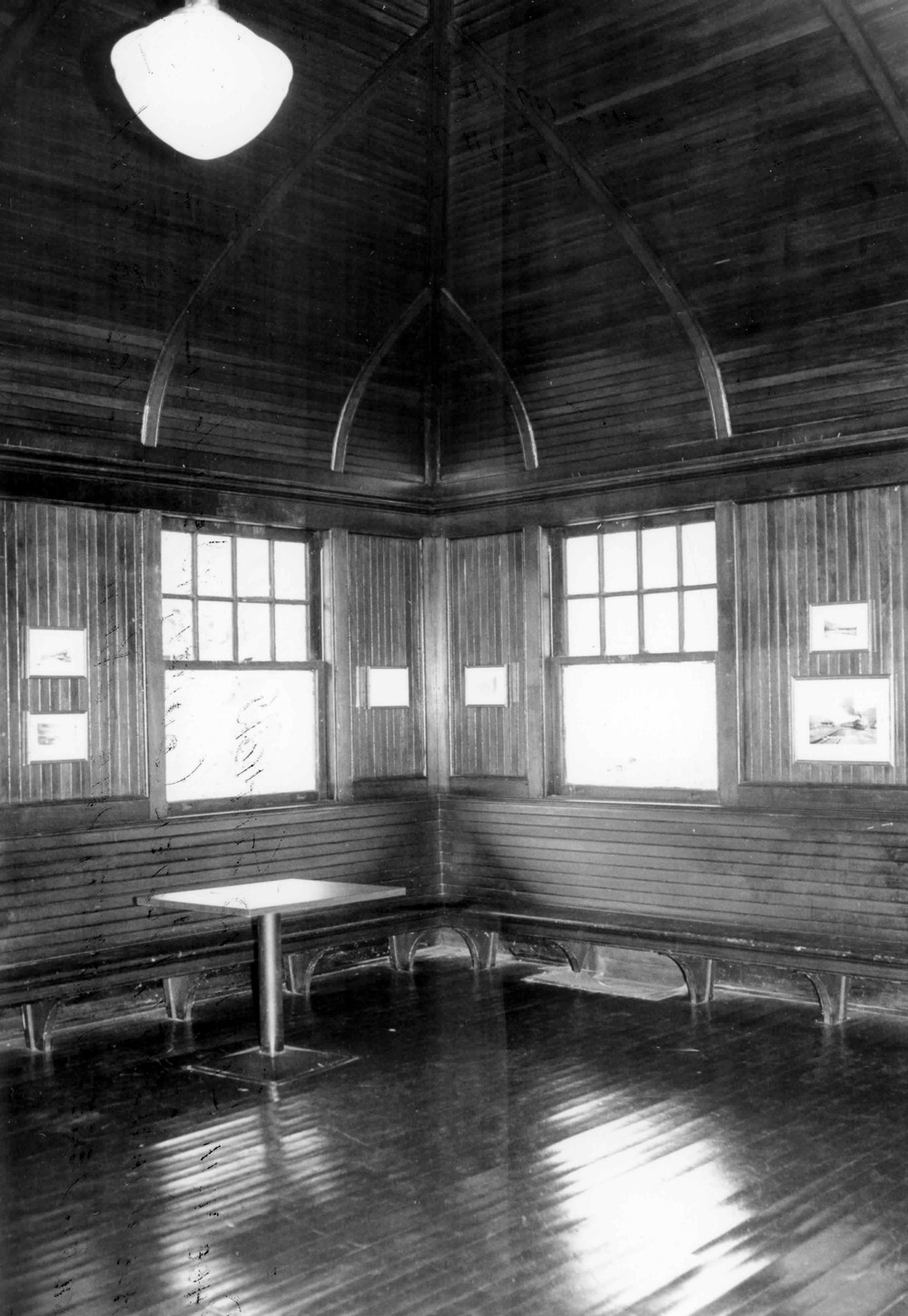 Phoenicia Railroad Station, Phoenicia New York Waiting room (1994)
