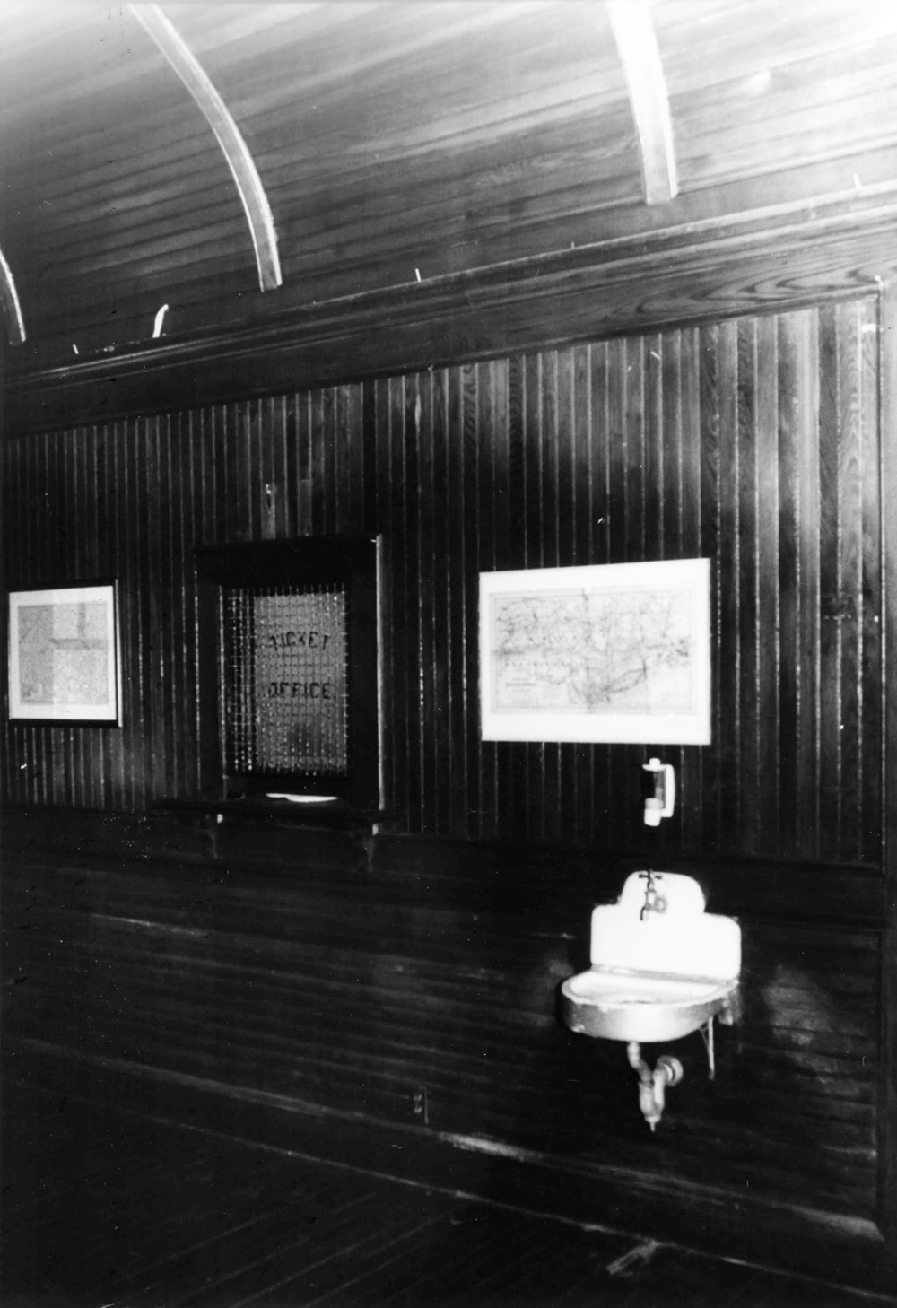 Phoenicia Railroad Station, Phoenicia New York Waiting room (1994)