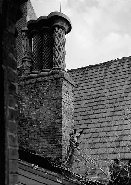 Wyndclyffe Mansion (Linden Grove), Rhinebeck New York DETAIL OF CHIMNEY AND CHIMNEY POTS, WEST (LIBRARY) SIDE OF HOUSE 