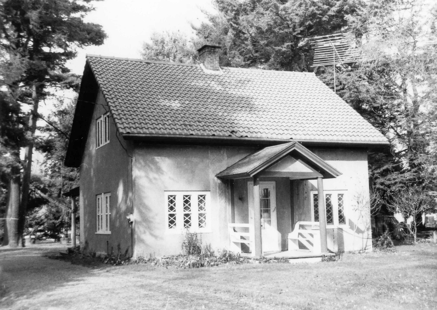 Grasmere Estate, Rhinebeck New York Tenant House East (Building 1), south (front) and west elevations (1987)
