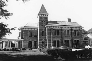 Clapham-Stern House, Roslyn Harbor New York