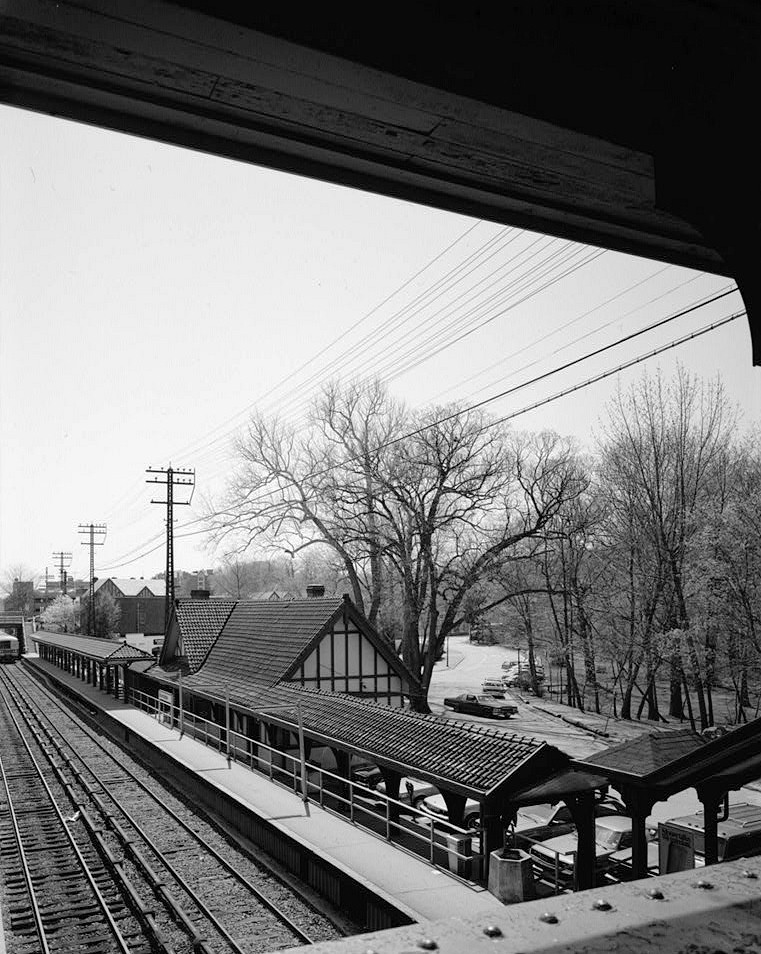 Scarsdale Railroad Station, Scarsdale New York 1988 VIEW OF INBOUND STATION FROM BRIDGE