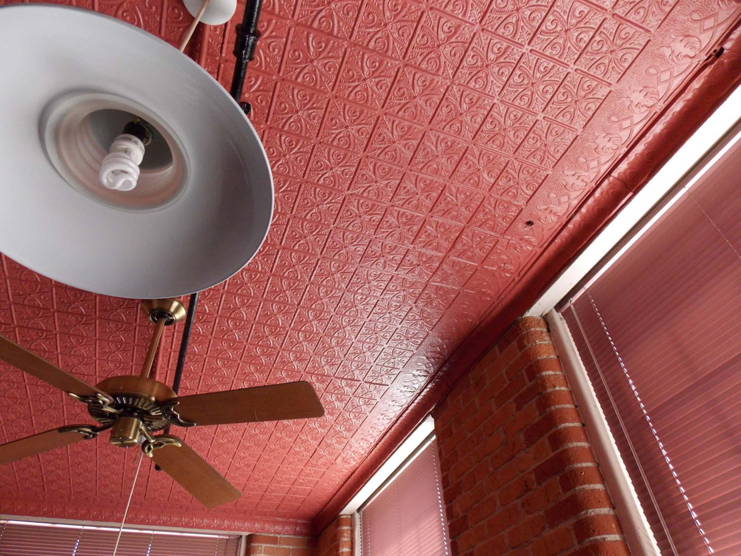 Oak Knitting Company, Syracuse New York Pressed tin ceiling, 1<sup>st</sup> floor office (original location of Oak Knitting offices) (2016)