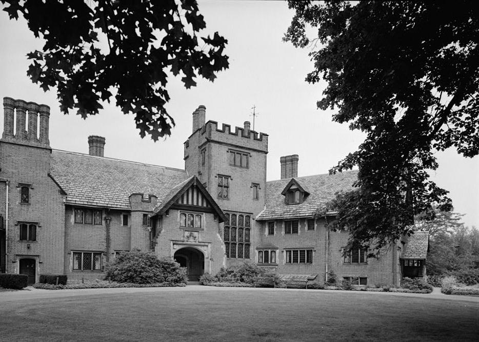 Stan Hywet Hall, Akron Ohio 1982 GENERAL VIEW OF EAST FRONT, FROM SOUTH
