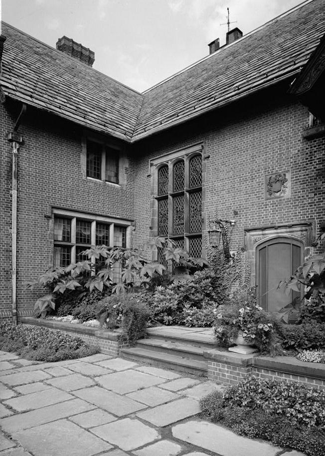 Stan Hywet Hall, Akron Ohio 1982 MAIN ENTRANCE, WEST SIDE, FROM SOUTHWEST