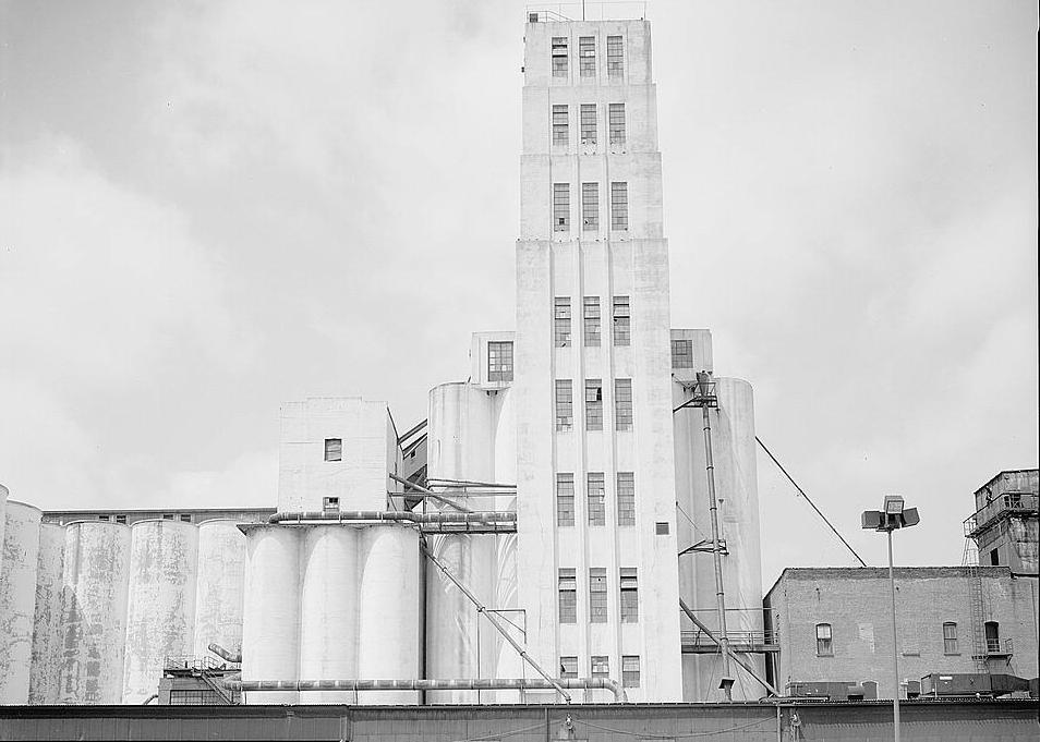 Quaker Oats Cereal Factory, Akron Ohio Looking west highlighting the Elevator and Silo Complex C, commonly known as the 'Landmark' (1940) (1979)