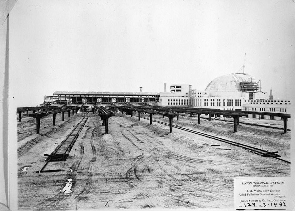 Cincinnati Union Terminal, Cincinnati Ohio 1932 FOUNTAIN AND CASCADE, LOOKING EAST FROM THIRD LEVEL OF TERMINAL