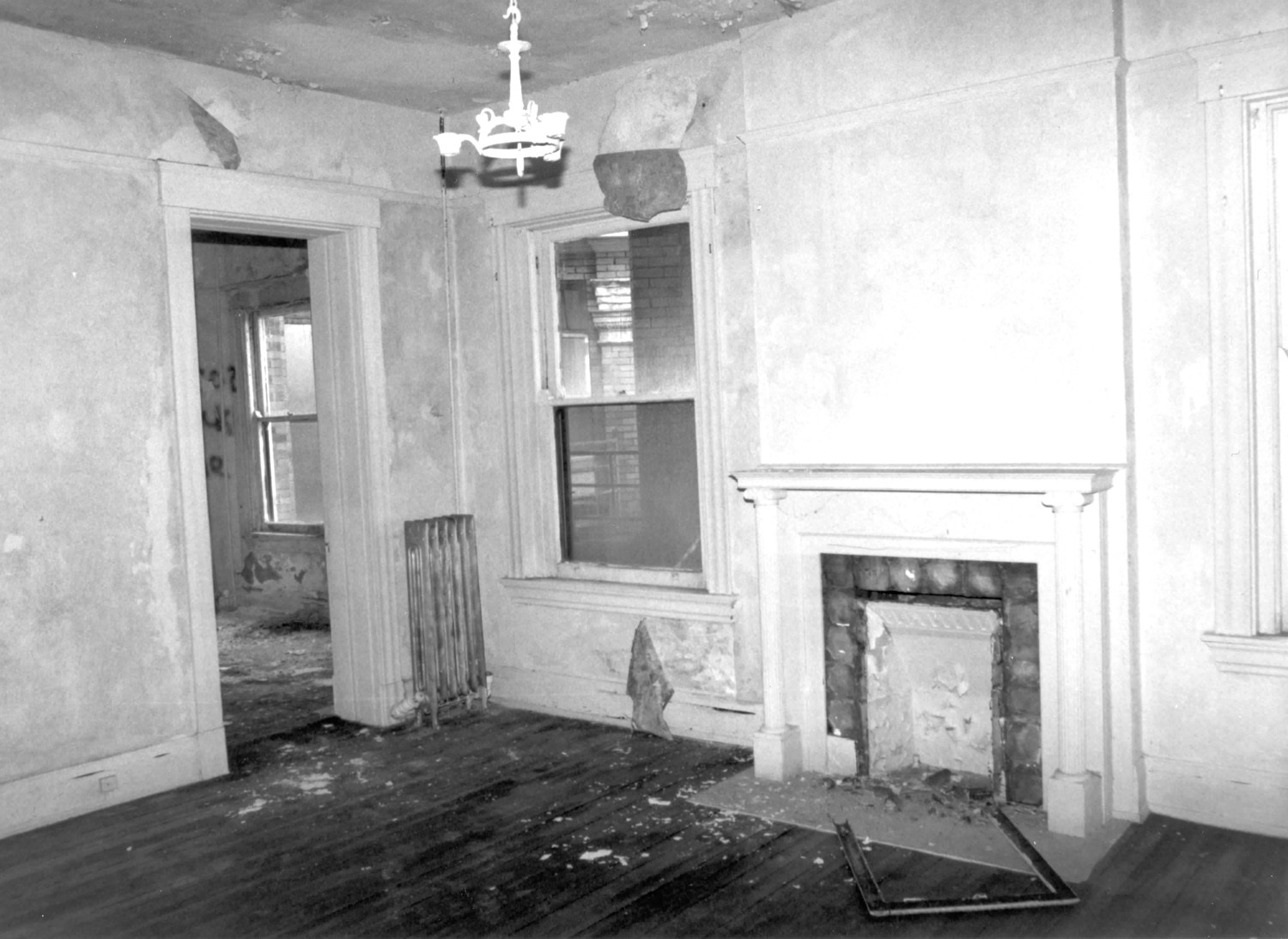 The Alexandra Apartments Building, Cincinnati Ohio Apartment detail. View on second floor (1996)