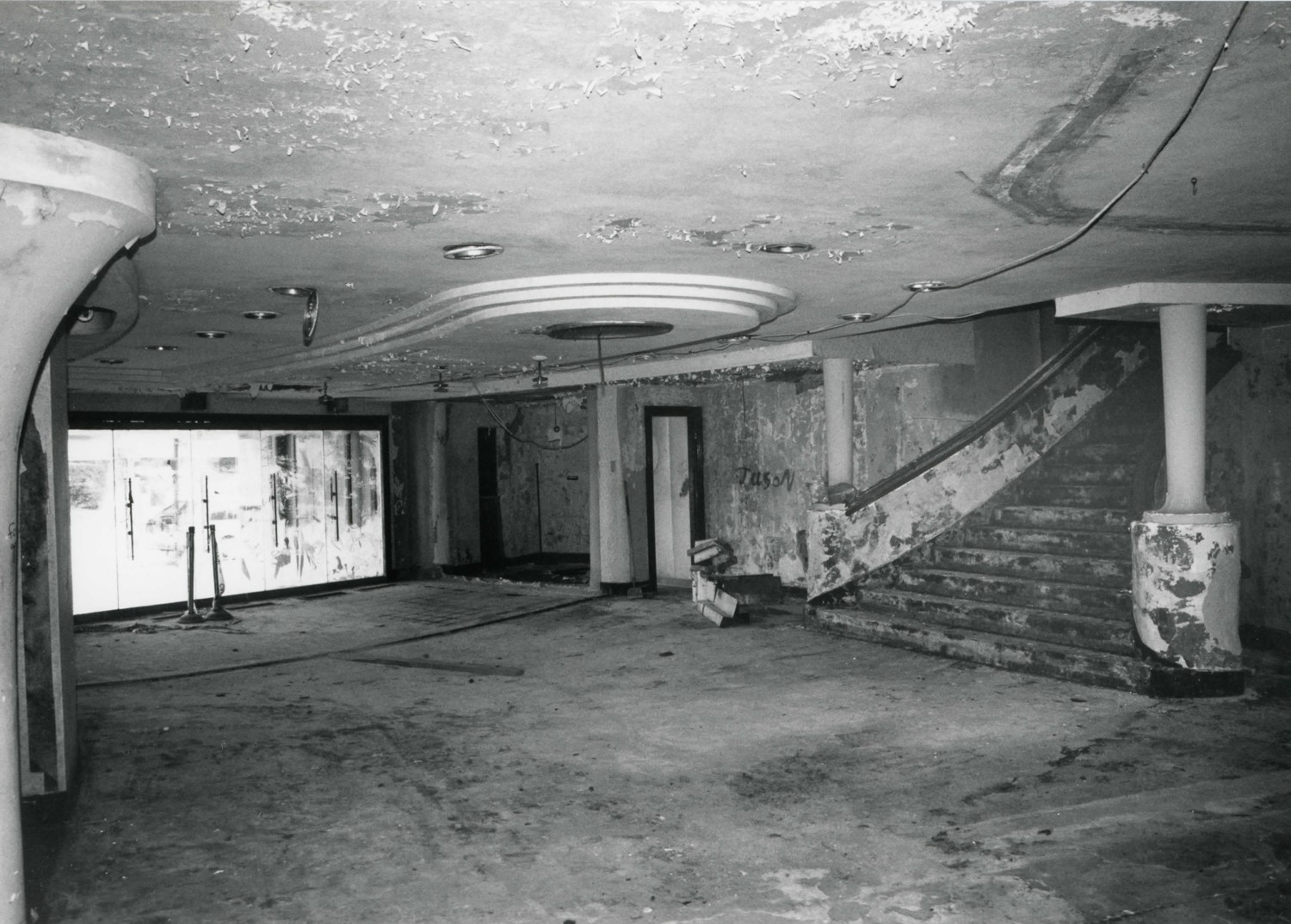 Twentieth Century Theater, Cincinnati Ohio Entry lobby and grand staircase at first floor. View towards main facade (1993)