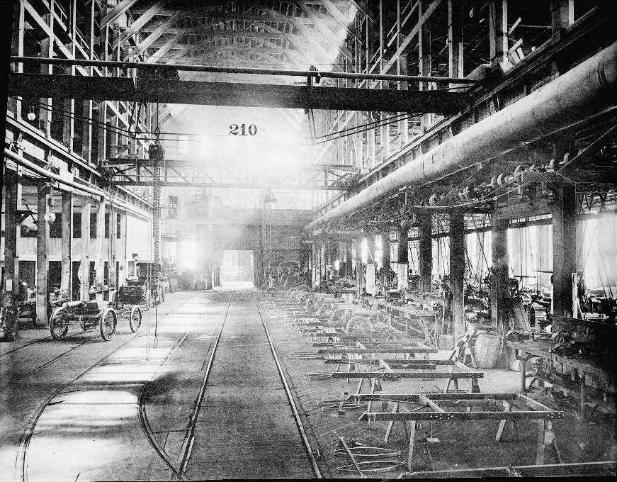 The Winton Motor Car Company, Cleveland Ohio Early 20<sup>th</sup> Century photograph showing interior of Assembly Bldg