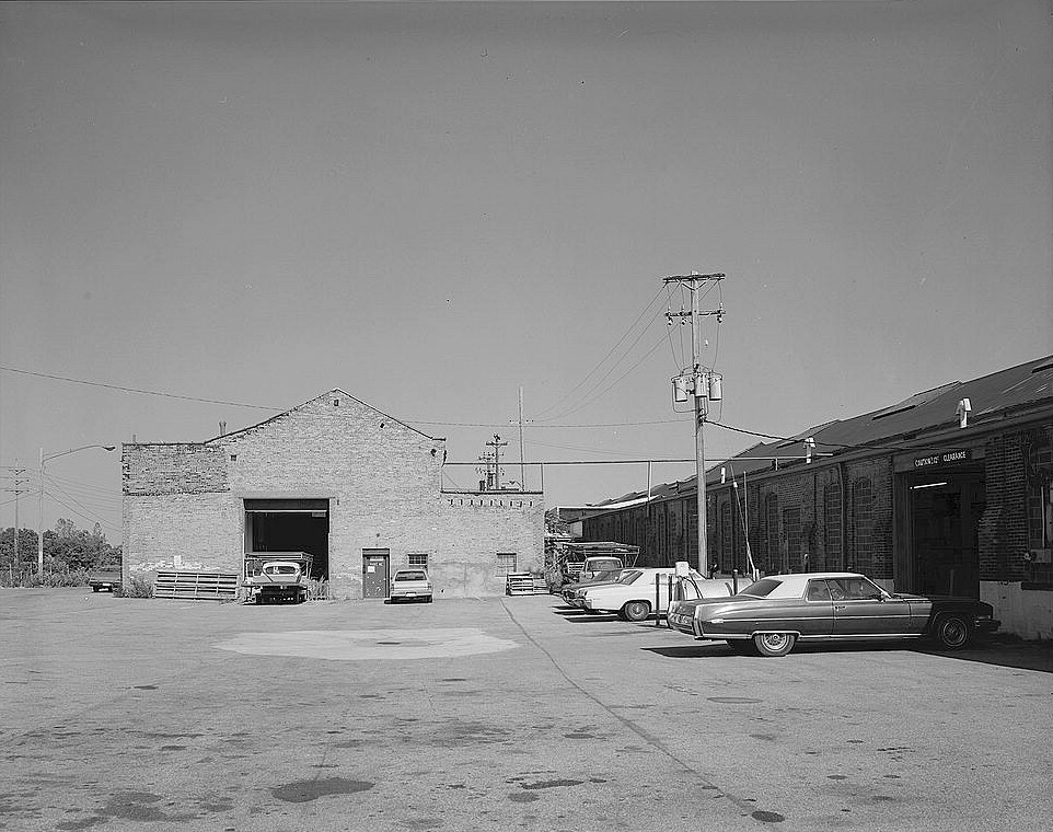 The Winton Motor Car Company, Cleveland Ohio 1979 Shipping Building, machine shop (right)