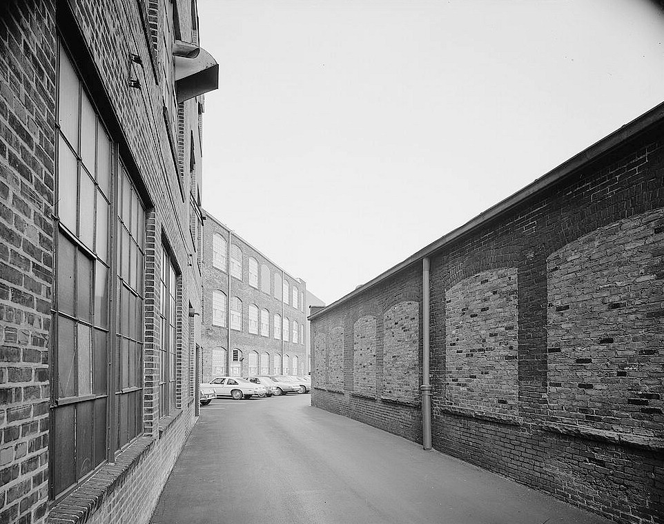 The Winton Motor Car Company, Cleveland Ohio 1979 Repair Building, looking west