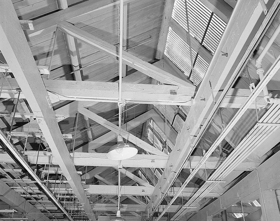 Baker Motor Vehicle Company - Rauch and Lang Carriage Company Cleveland Ohio 1979 Vfood trusses, Assembly Building, interior