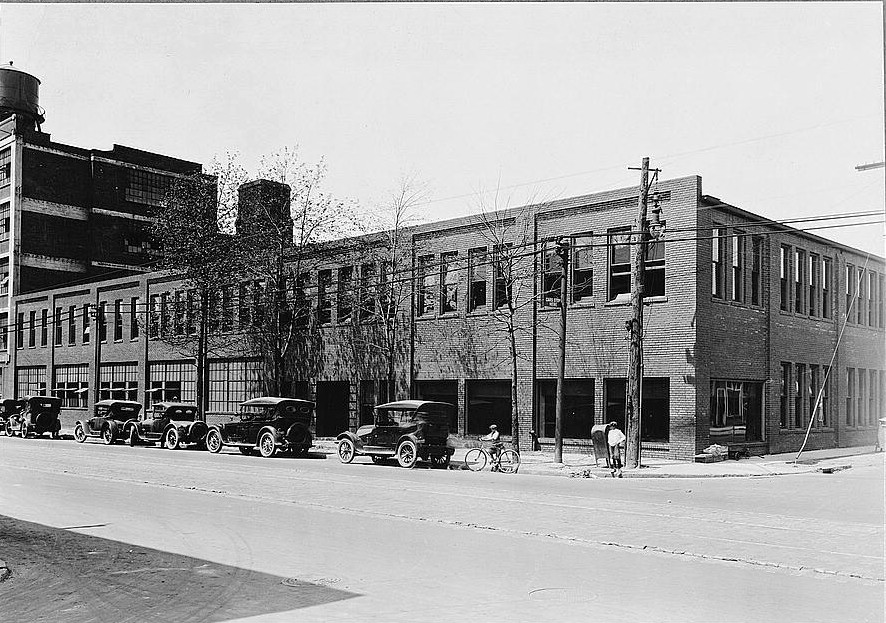 FB Stearns Auto Company Cleveland Ohio Early 20<sup>th</sup> century photograph shewing Euclid Avenue facade, looking west
