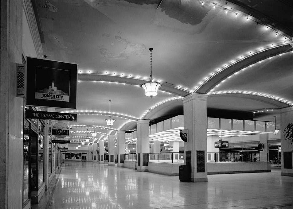 Terminal Tower Building - Cleveland Union Terminal, Cleveland Ohio 1987 CENTER CONCOURSE, VIEW TO NORTHEAST