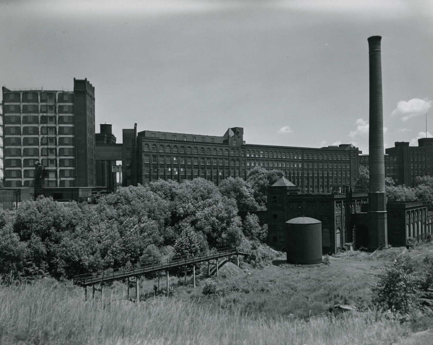 Cleveland Worsted Mills Company, Cleveland Ohio Powerhouse, weaving, and wool storage buildings looking northeast (1982)