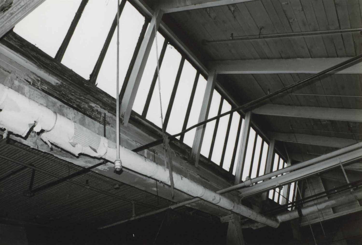 Federal Knitting Mills Building, Cleveland Ohio Third floor monitor windows (1999)