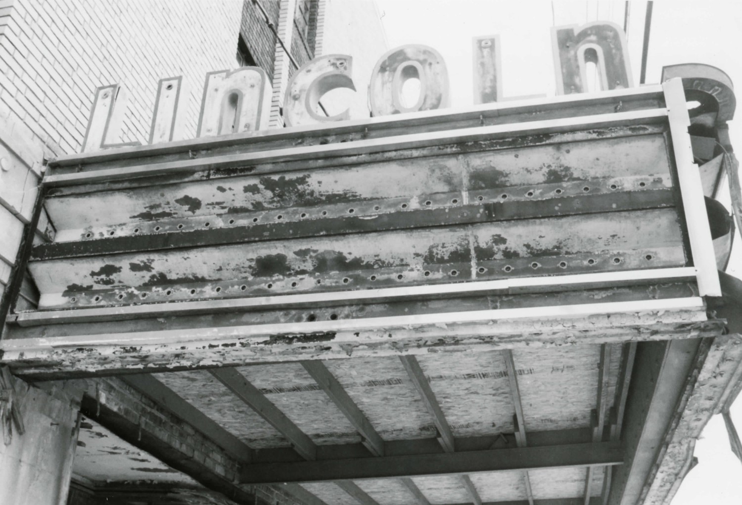 Lincoln Theatre, Columbus Ohio Marquee side view (1992)