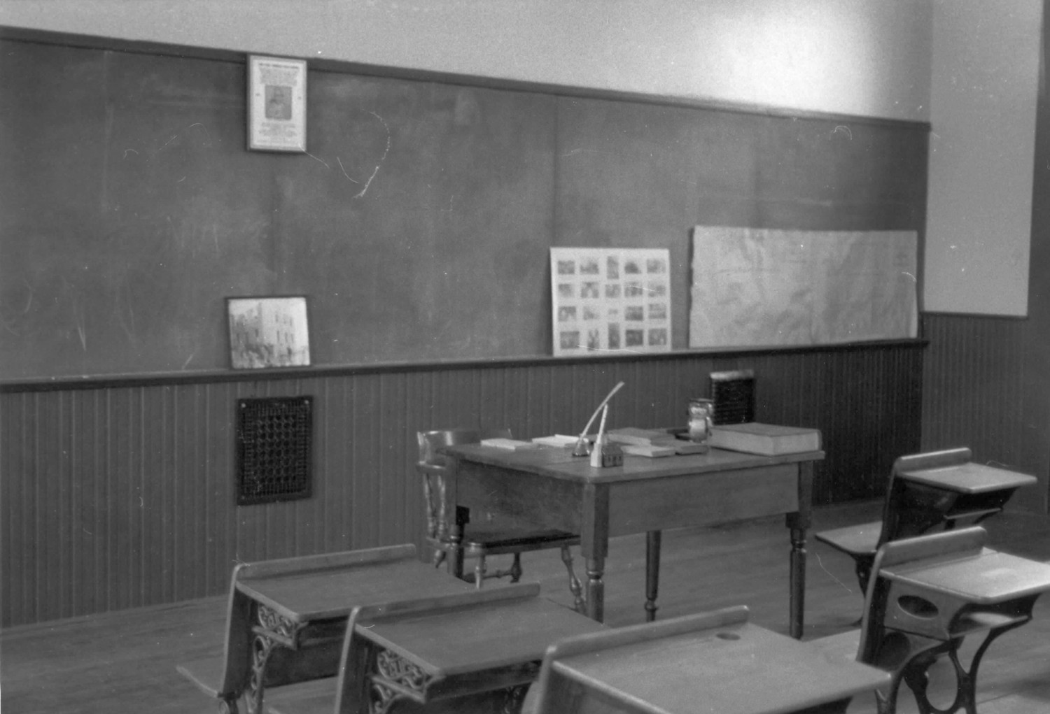 Damascus Grade School, Damascus Ohio Interior view (1989)