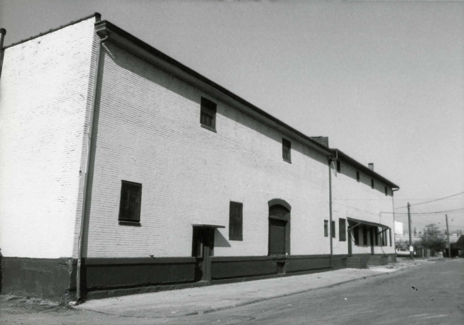 Dayton Motor Car Company, Dayton Ohio 101 Bainbridge; east facade; looking NW. (1982)