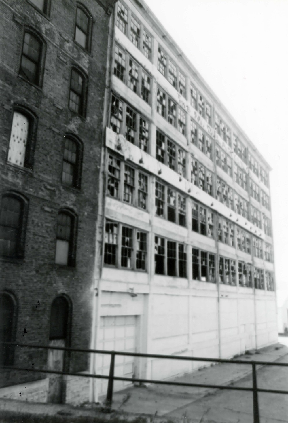 Dayton Motor Car Company, Dayton Ohio 15 Bacon St.; west facade of 15 Bacon & 9 McDonough; looking SE. (1982)