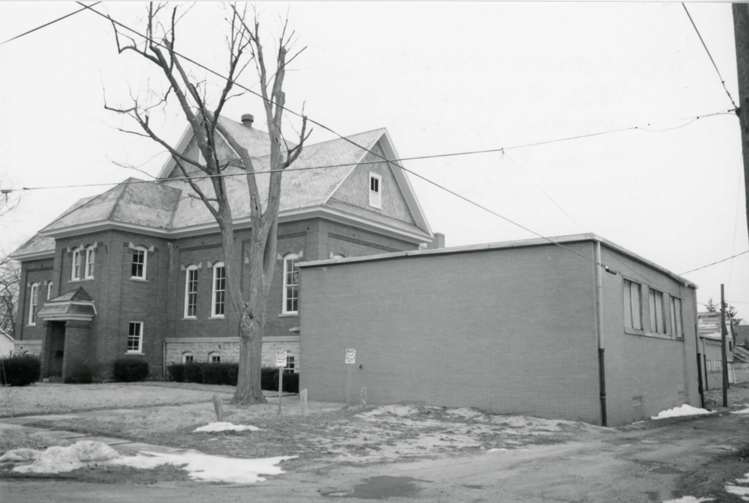 Adams Elementary School, Findlay Ohio Southeast elevation (2003)