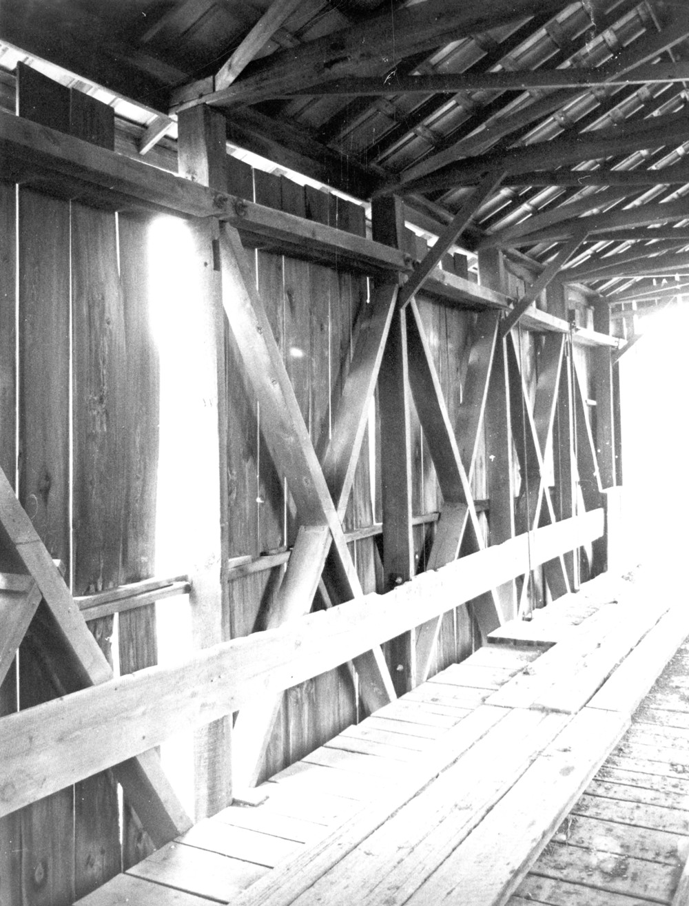 Palos Covered Bridge, Glouster Ohio Interior looking northwest (1976)