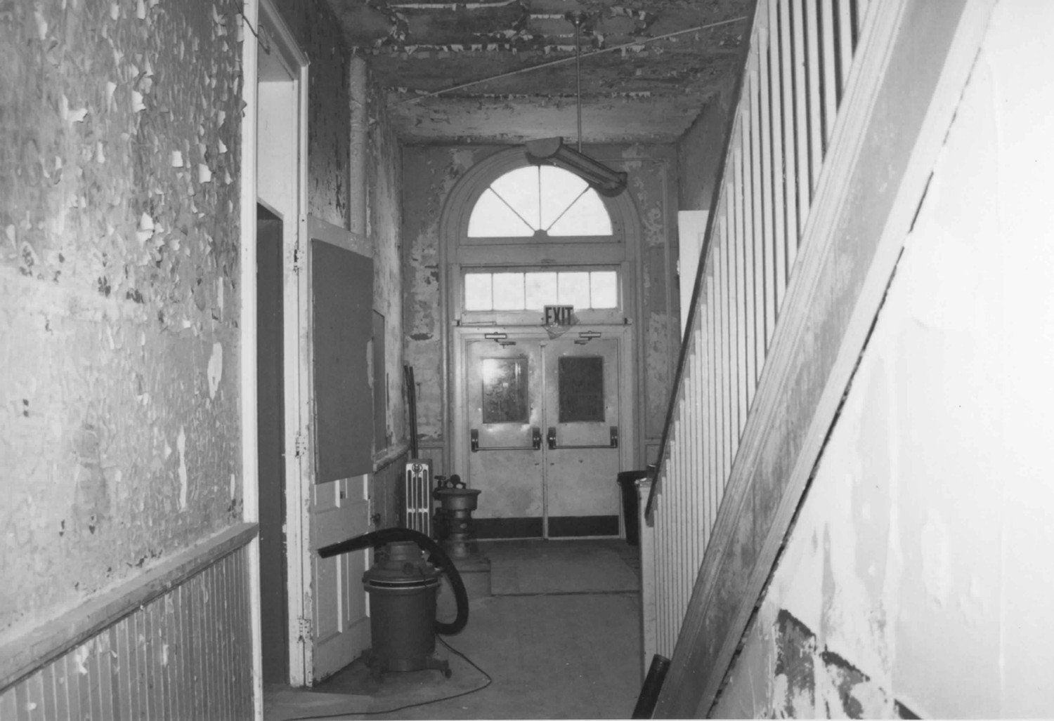 Higginsport School, Higginsport Ohio Center hallway, looking east (1998)