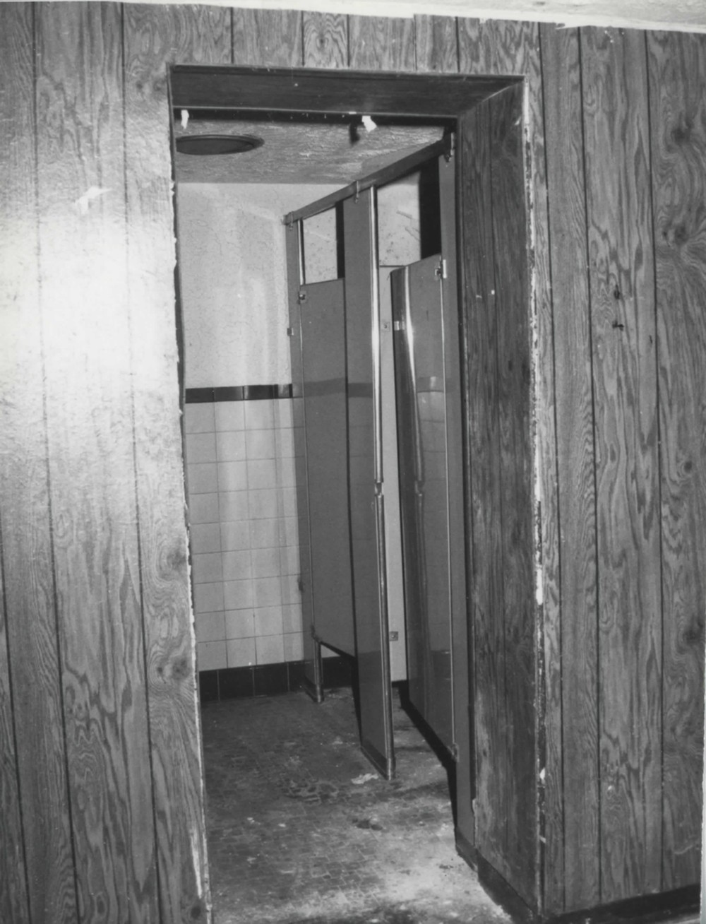 Marting Hotel, Ironton Ohio Women's restroom - second-floor (mezzanine) level (1998)