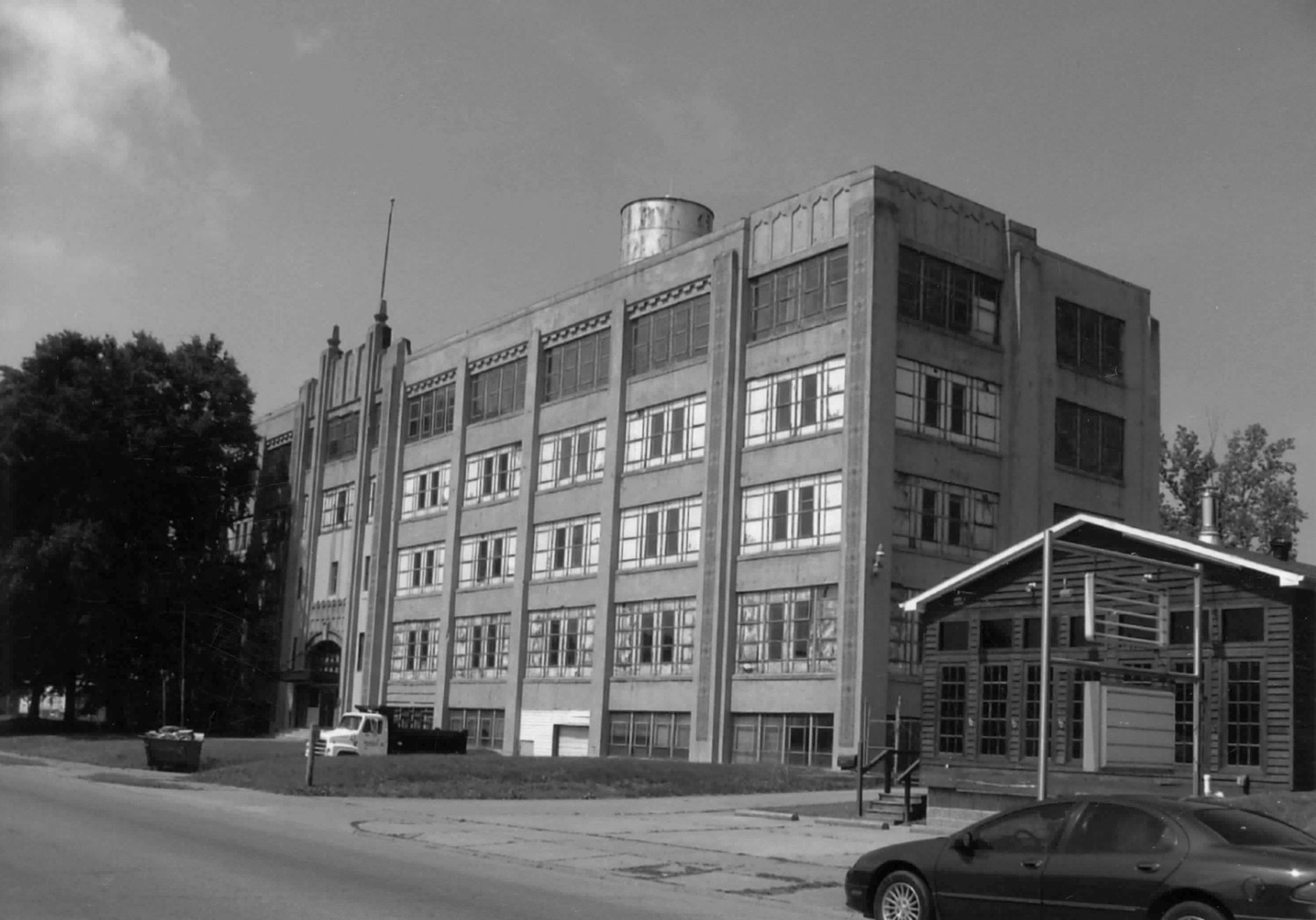 Selby Shoe Company Building, Ironton Ohio Facade (West) and South Elevations looking northeast (2008)