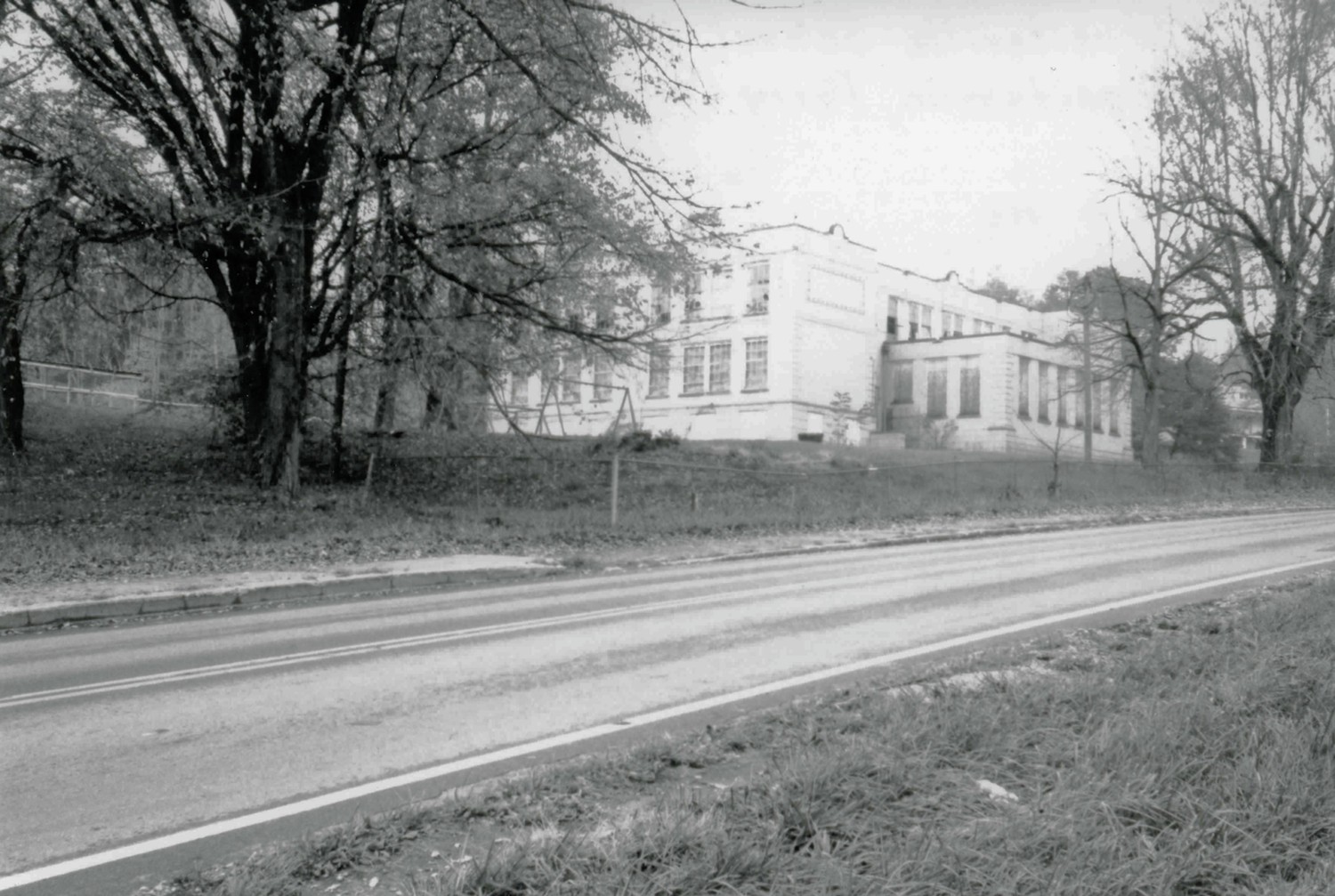 New Straitsville School, New Straitsville Ohio Looking northeast (2000)