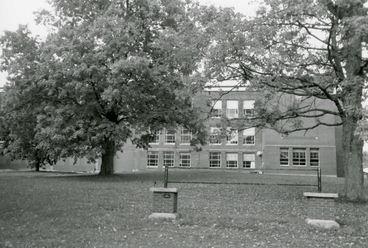 Springfield Township School, Ontario Ohio Facade north (2002)