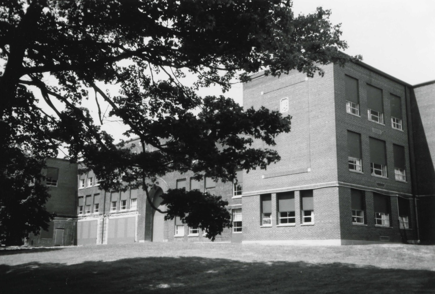 Springfield Township School, Ontario Ohio Facade northwest (2002)