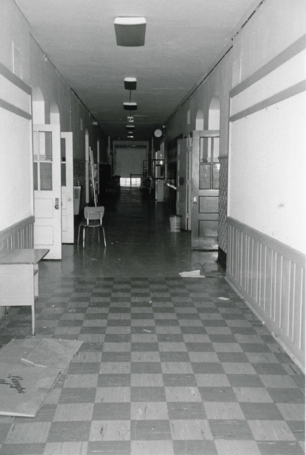Springfield Township School, Ontario Ohio Corridor detail, Third Floor, 1929 section (2002)