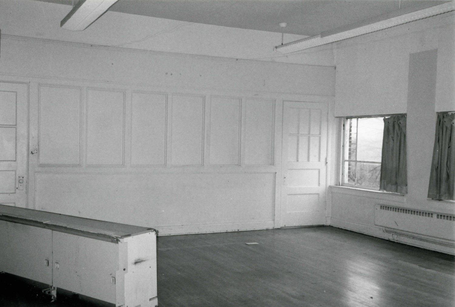Springfield Township School, Ontario Ohio Classroom detail/partition, Third Floor, 1929 section (2002)