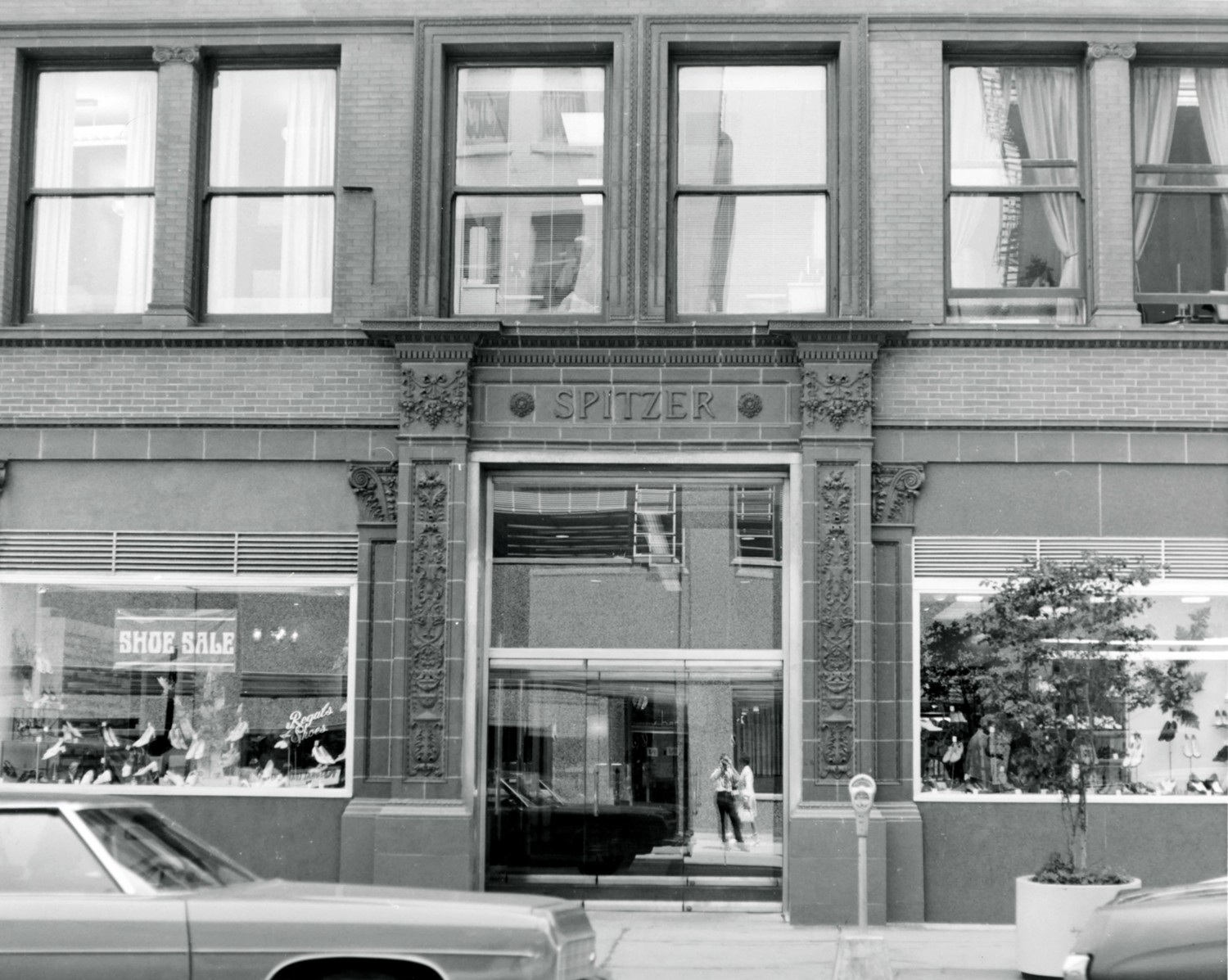 Spitzer Building, Toledo Ohio West facade entrance (1975)