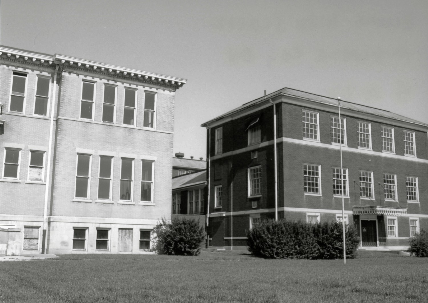 Blume High School, Wapakoneta Ohio Looking northwest at 1925 addition; 1908 original school on left (1994)