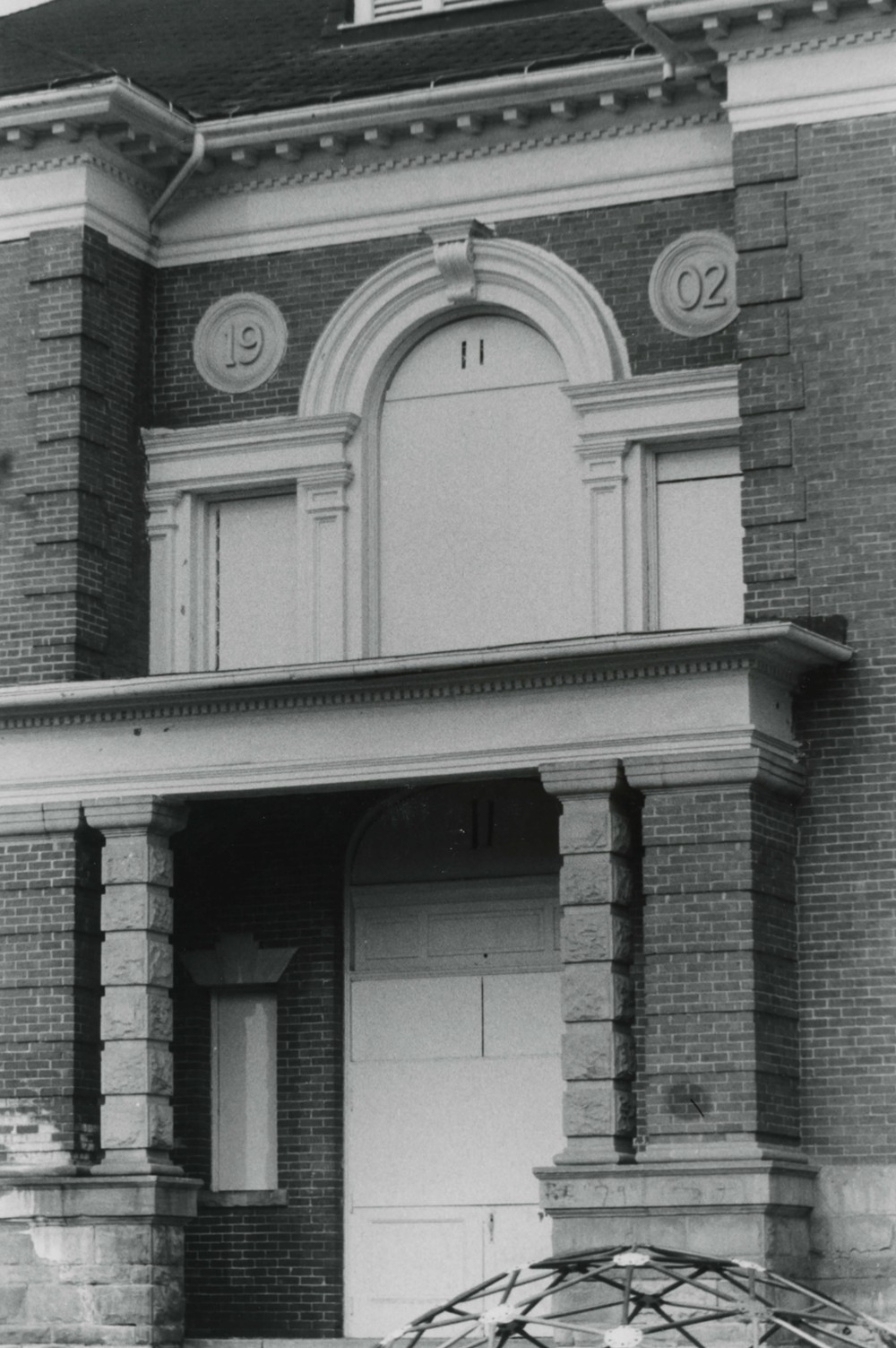 Walnut Street Elementary School, Wooster Ohio Central Portico of Main Facade (1983)