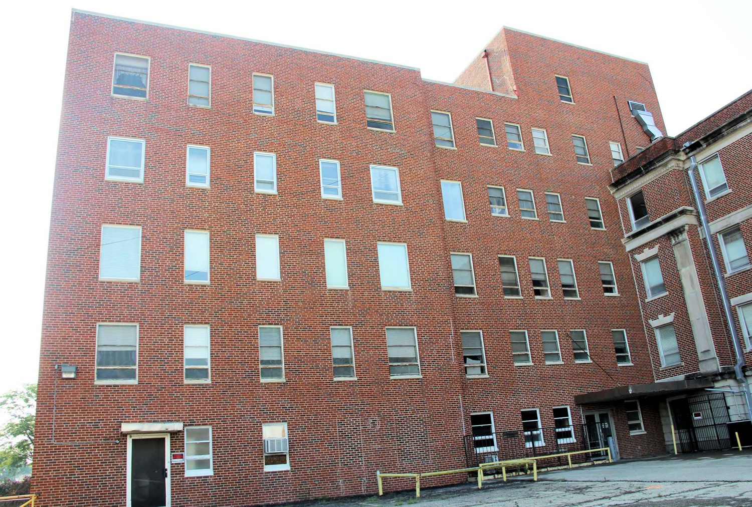Washington County Memorial Hospital, Bartlesville Oklahoma 1948 Addition, Parts 1 and 2, West Elevation with Elevator Penthouse (2013)
