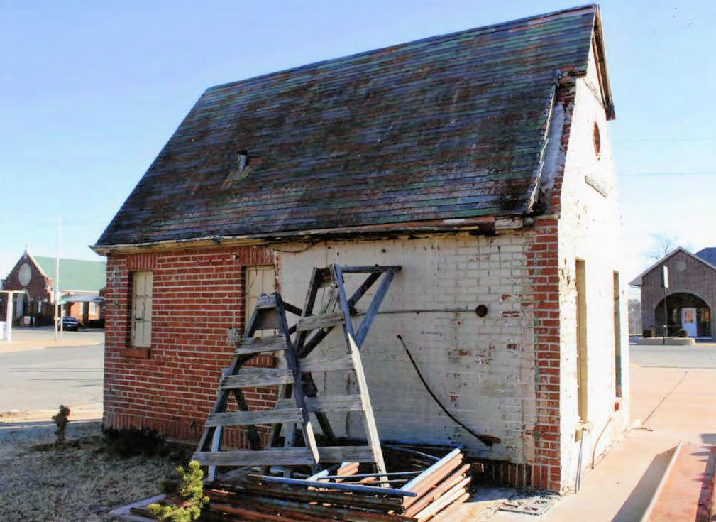 Phillips 66 Station No. 1423, Chandler Oklahoma Rear elevation (2011)