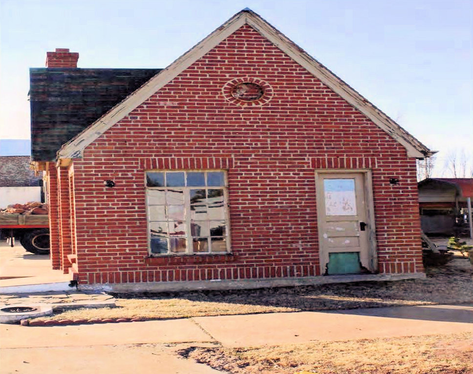 Phillips 66 Station No. 1423, Chandler Oklahoma North facade (2011)