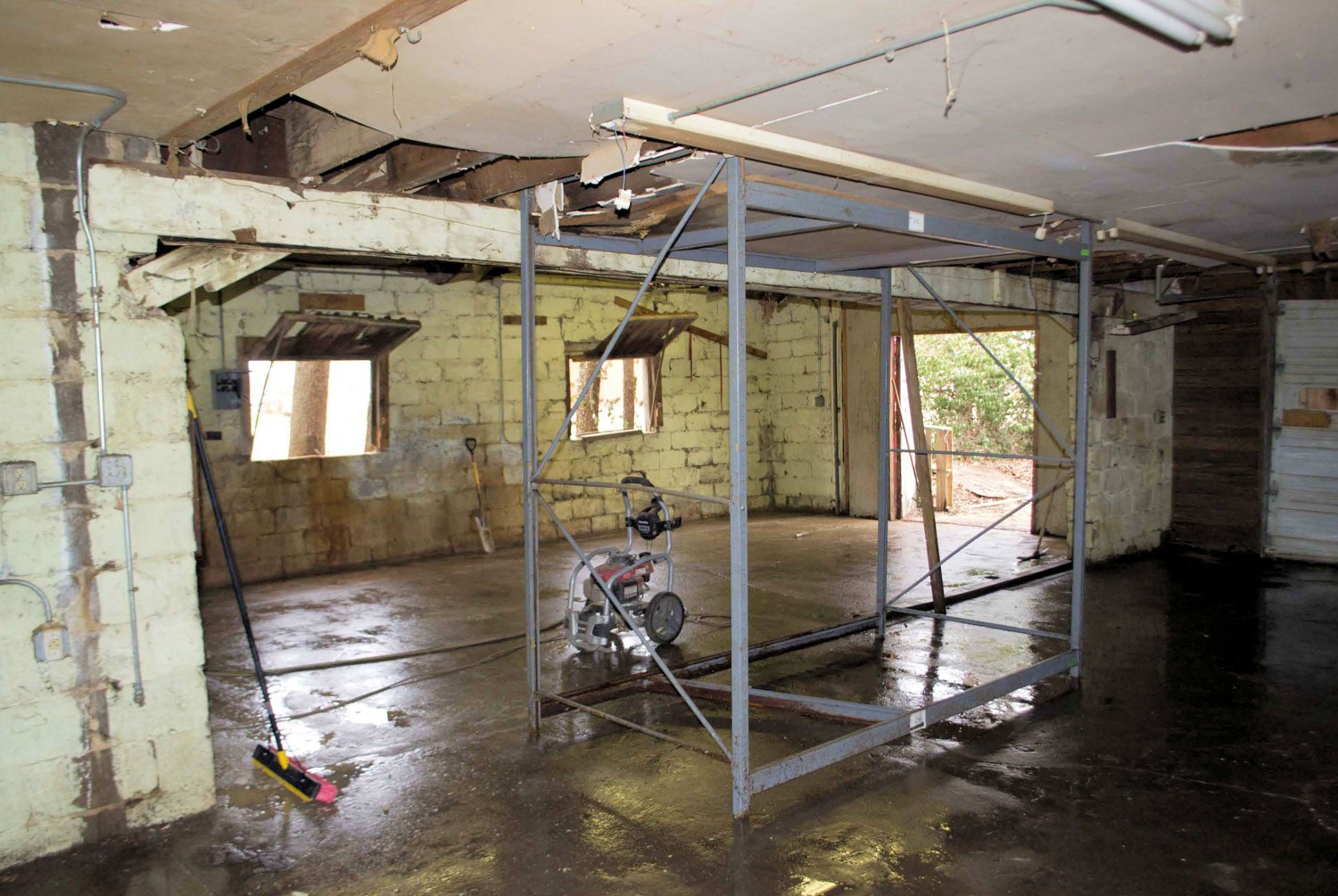 Edmond Ice Company, Edmond Oklahoma Stable interior (2016)