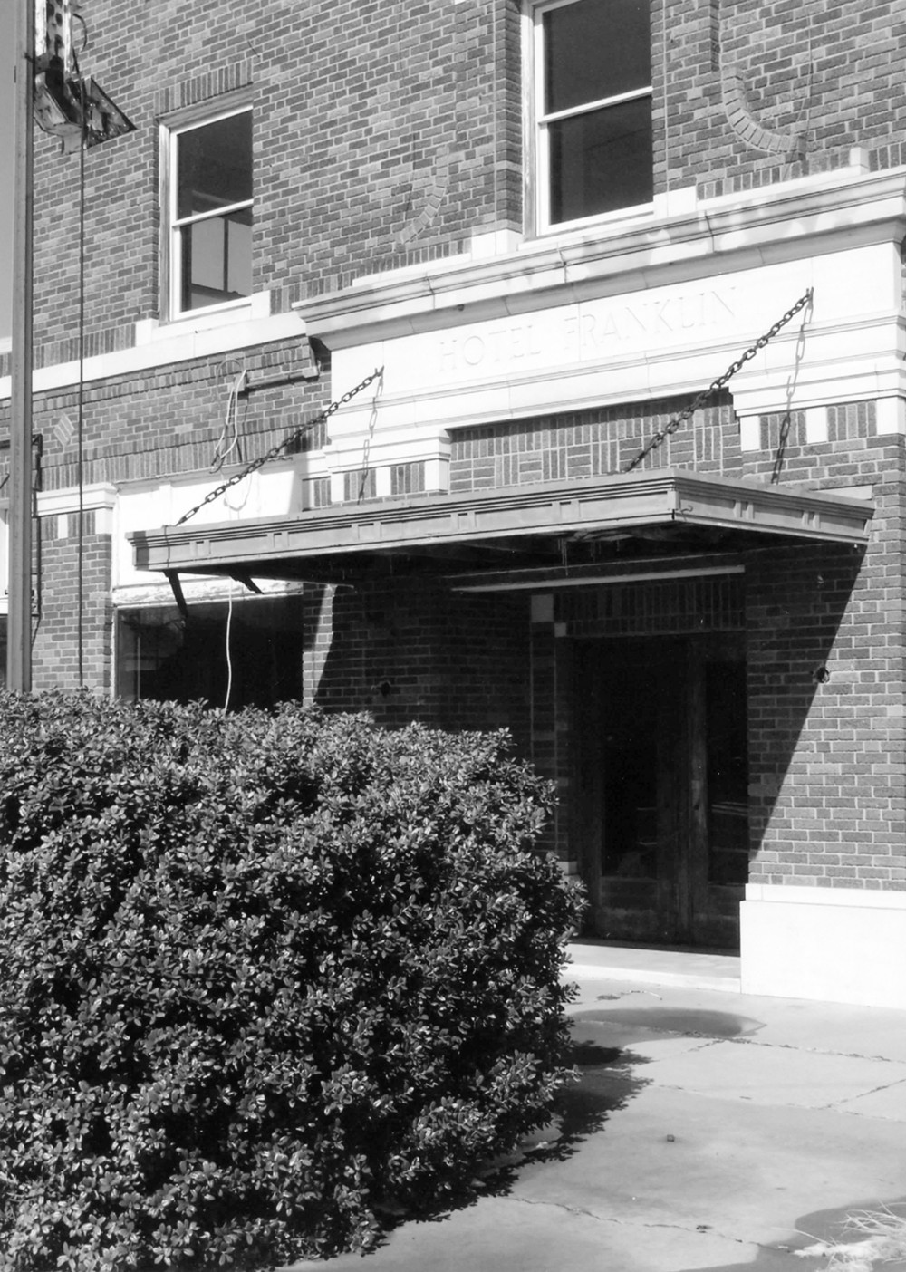 Hotel Franklin, Mangum Oklahoma Entry on south elevation (2007)
