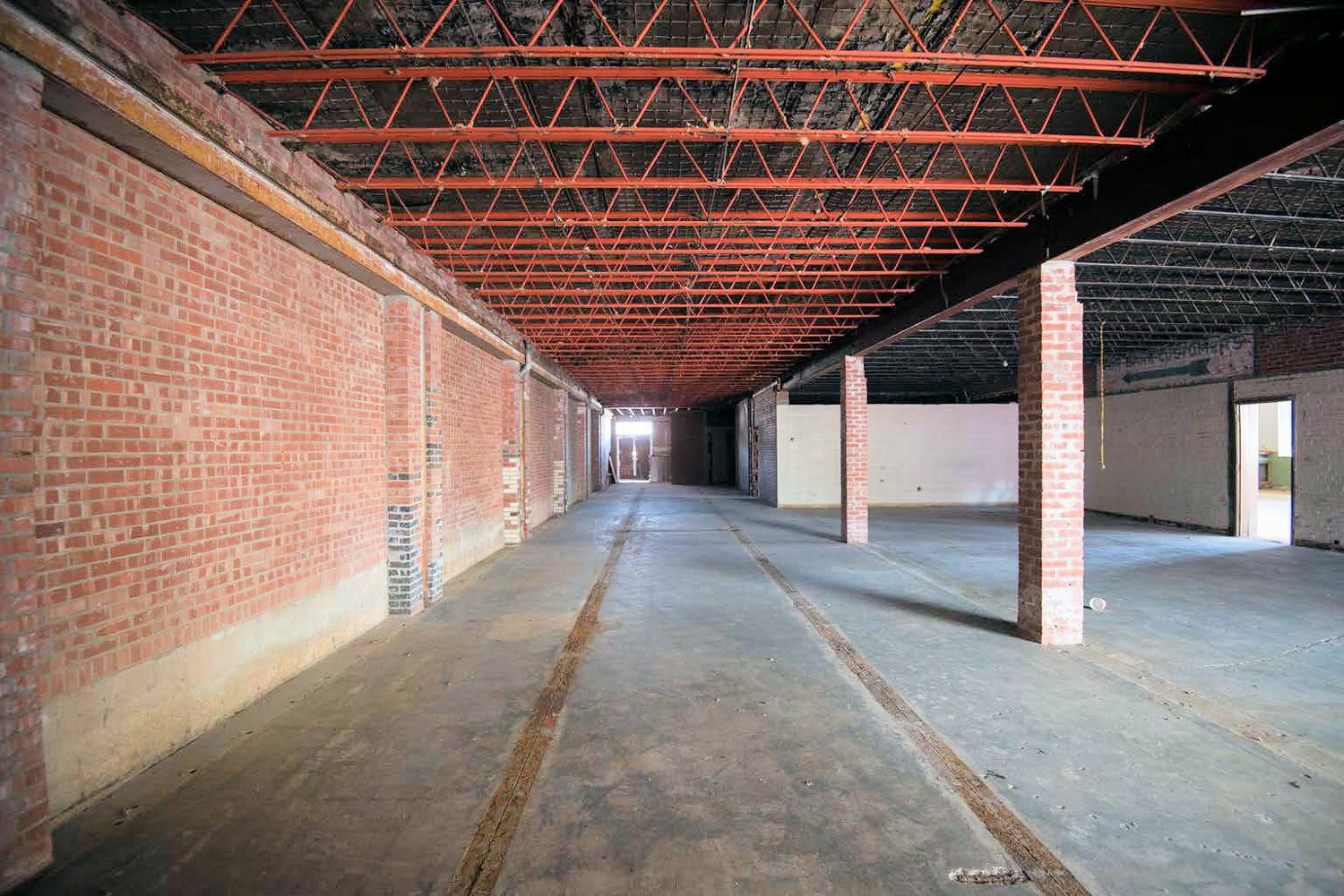 Mutual Savings and Loan Association Building, Oklahoma City Oklahoma Ground-level office and retail space (2015)
