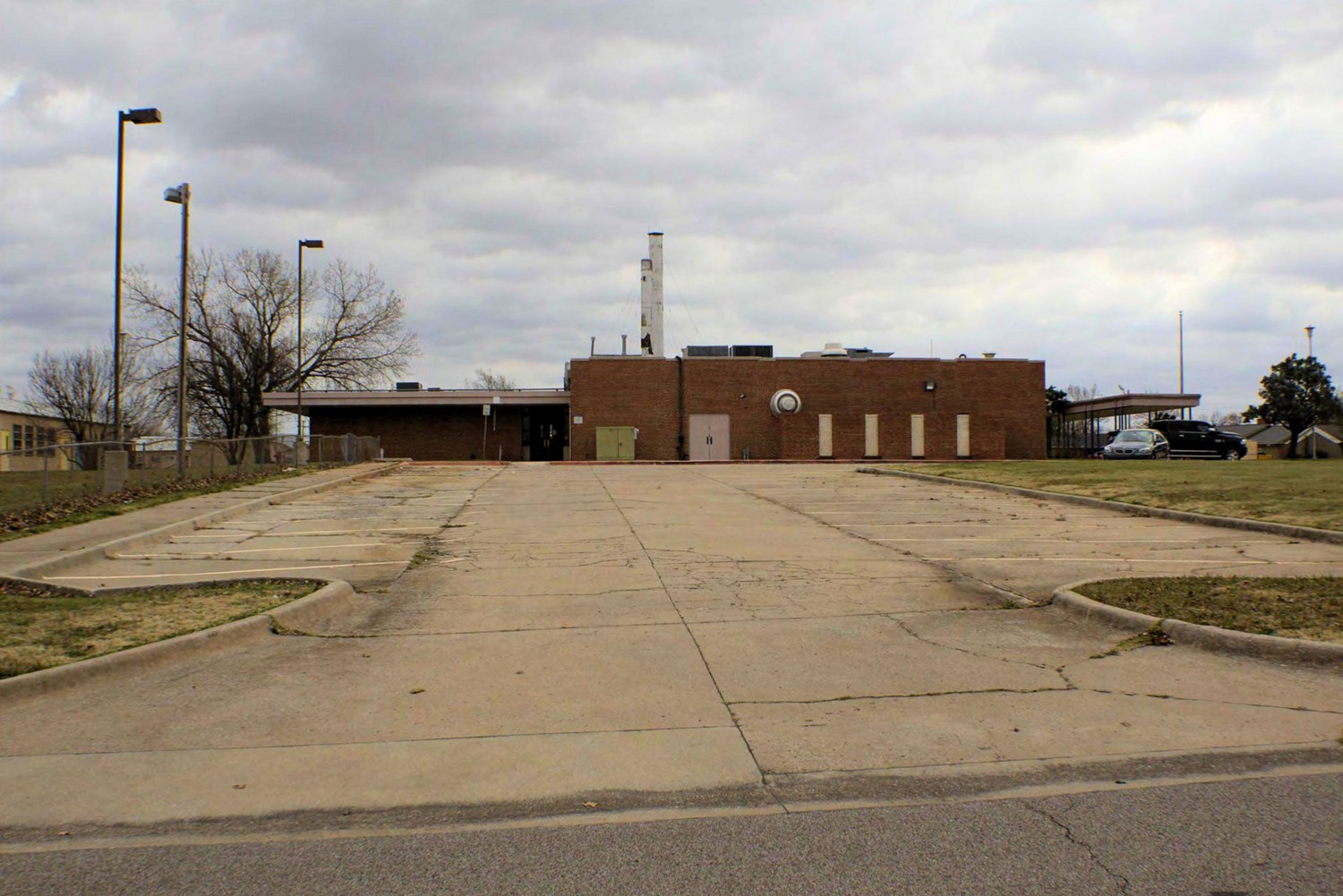 Stonegate Elementary School, Oklahoma City Oklahoma West side elevation (1963) (2017)