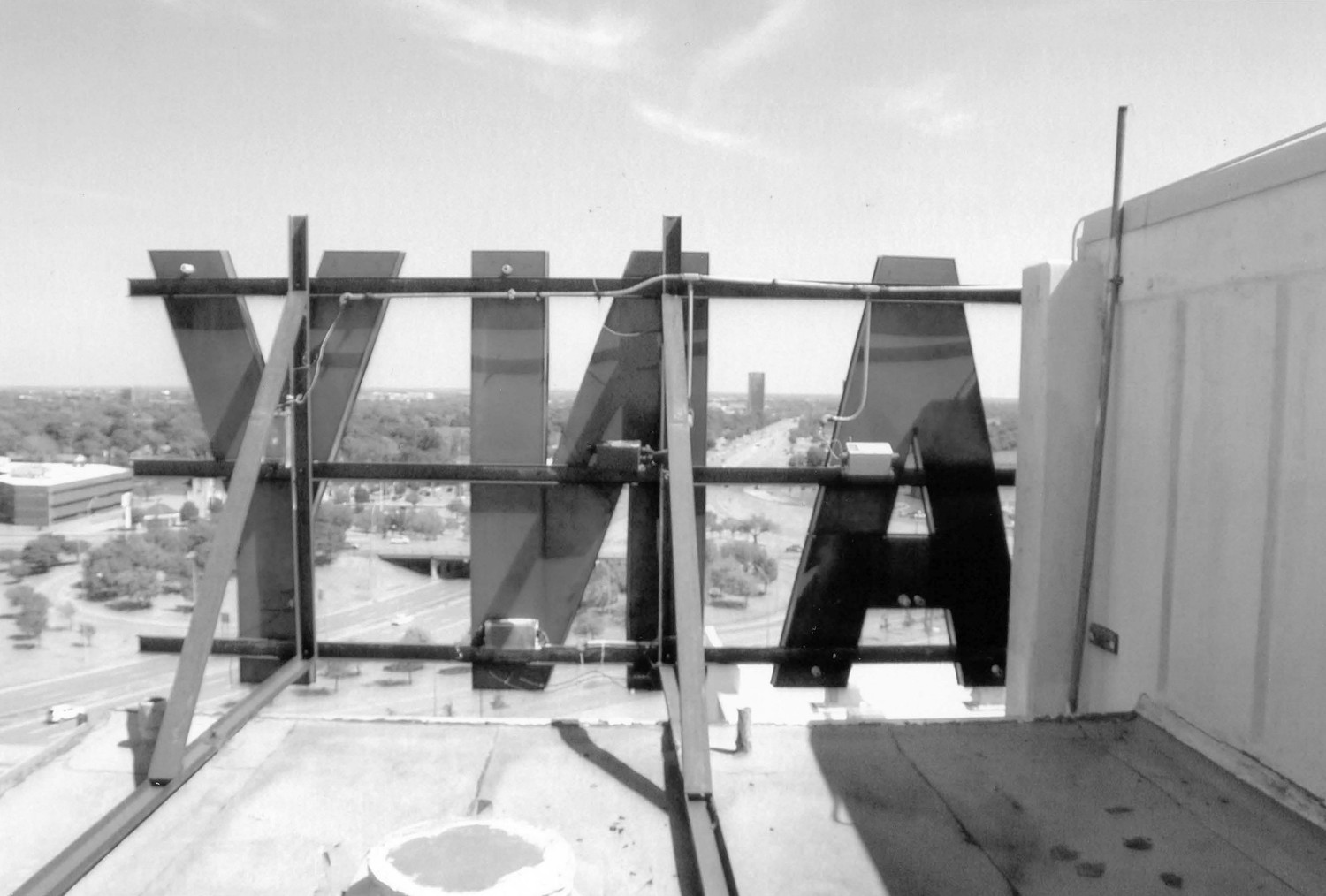 Tiffany House, Oklahoma City Oklahoma Rooftop sign (2015)