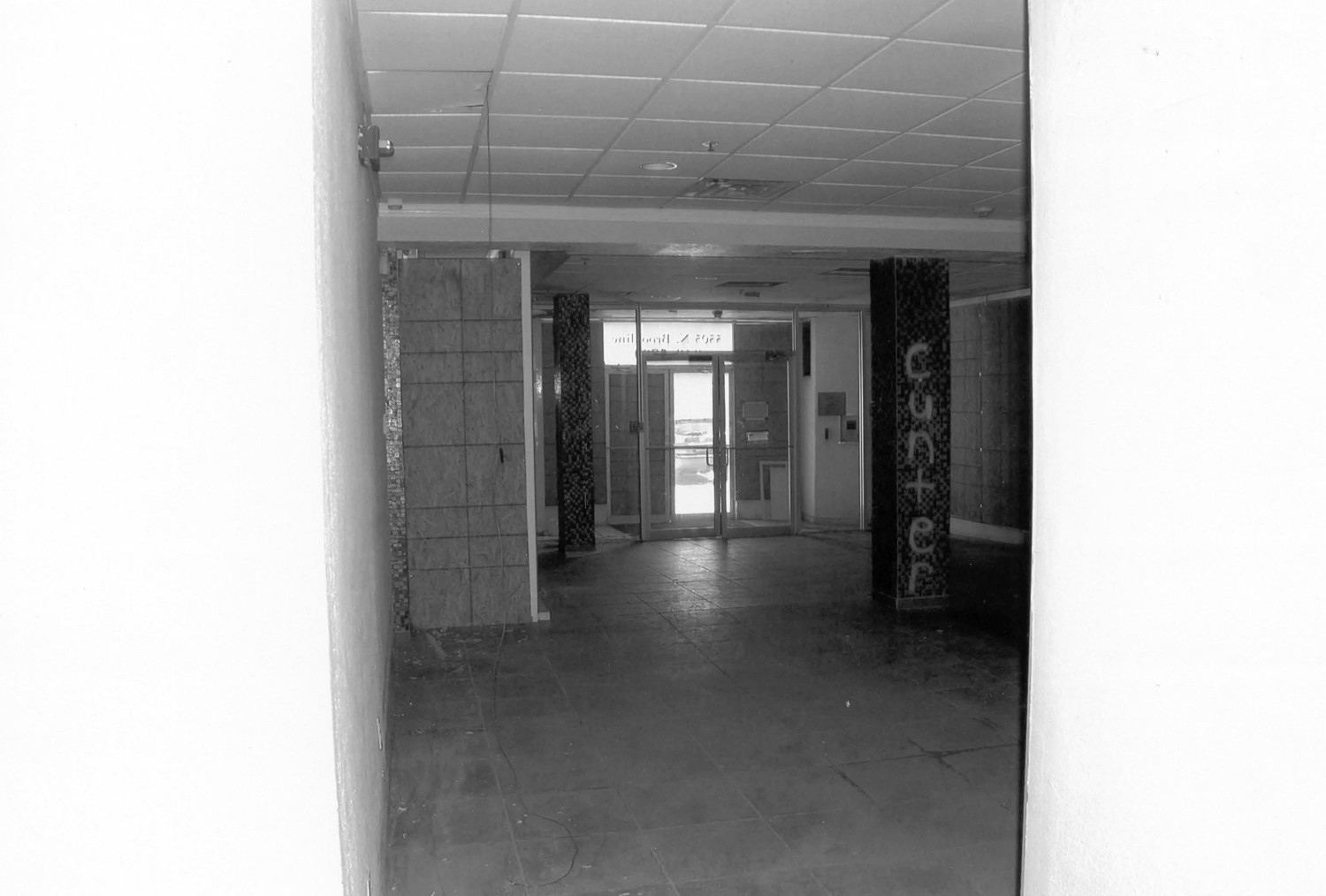 Tiffany House, Oklahoma City Oklahoma Main lobby, looking east toward its entrance (2015)